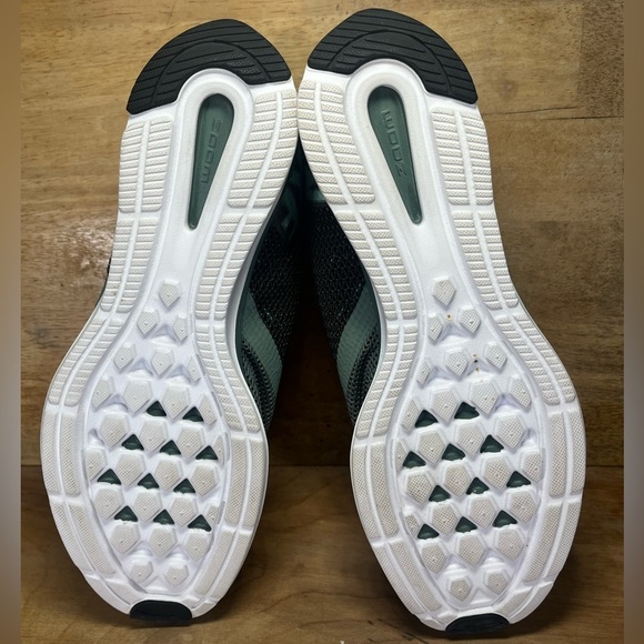 Nike Air Zoom Strike Mens Size 11 Running Shoes Sneakers Green AJ0189-301 - Picture 9 of 11